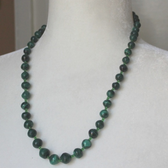 Jewelry - Malachite spheres necklace